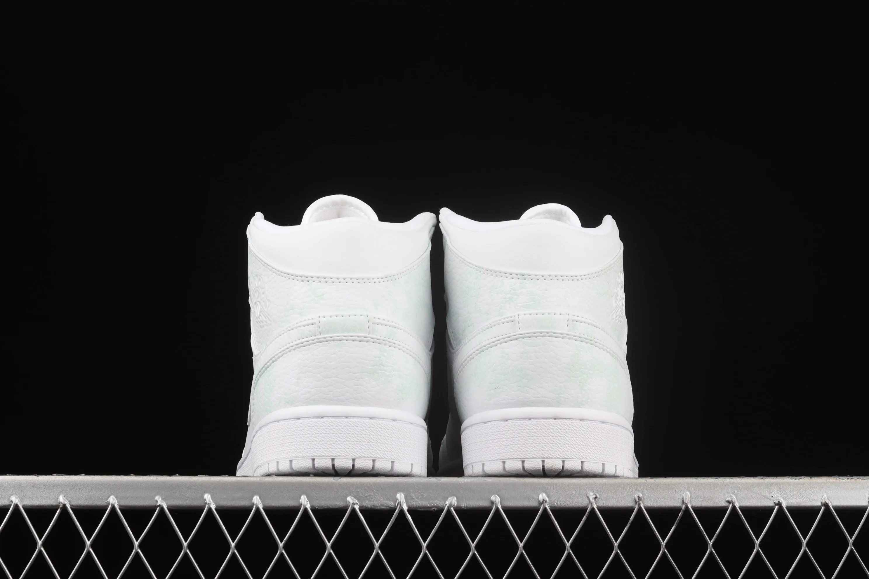 All Categories Air Jordan Jordan Series Basketball Shoes Air Jordan 1 Mid Air Jordan 1 Mid AJ1 Joe 1 Starry Sky Thermal Sensing China Basketball Shoes 554725-130